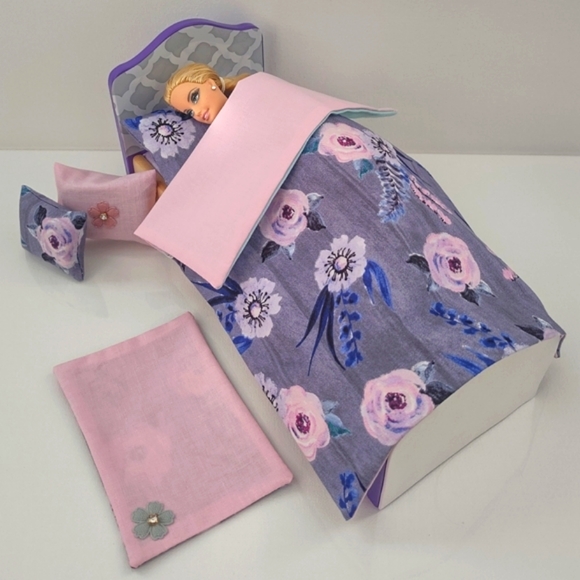 12 Inch Fashion Doll Bedding Set - Picture 2 of 5